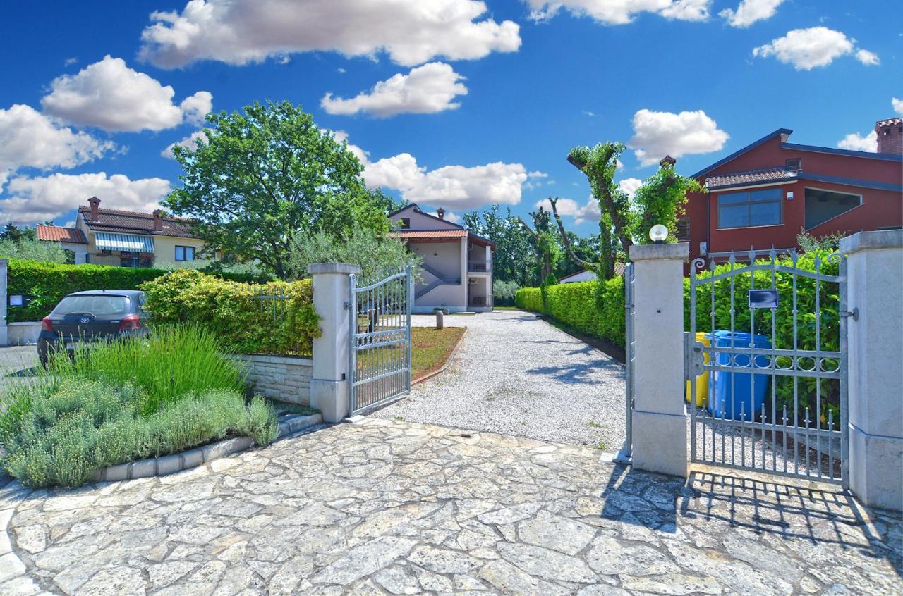 Apartments Marija 1089 Porec Exterior photo